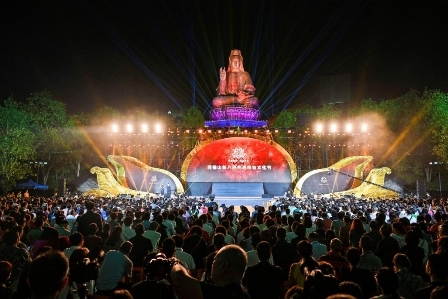 西樵山第八届南海观音文化节启幕仪式圆满举行，佛韵悠长点亮文化繁盛之光