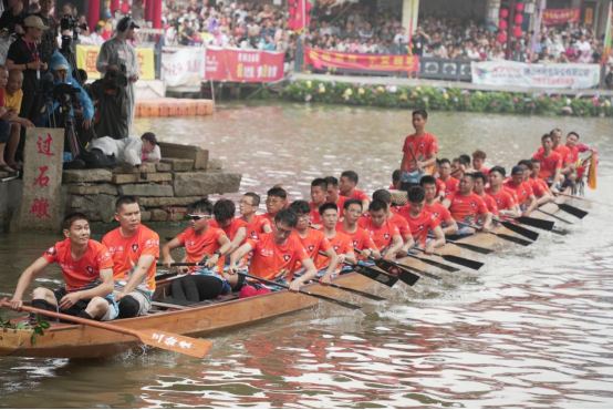 藏不住了!叠滘龙船漂移大赛,冠军奖品是周六福!!! 藏不住了!叠滘龙船漂移大赛,冠军奖品是周六福!!!