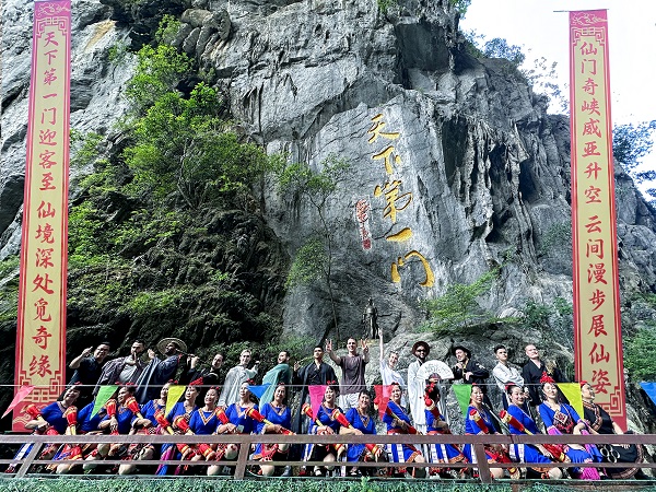 韶关仙门奇峡飞天威亚+竹筏漂流,30余名全球网红已就位! 韶关仙门奇峡飞天威亚+竹筏漂流,30余名全球网红已就位!