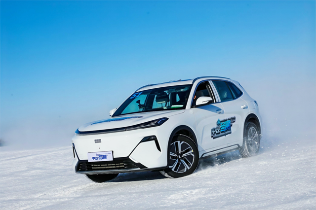 彰显卓越实力！吉利银河星舰7 EM-i纵横中汽冬测冰雪战场！